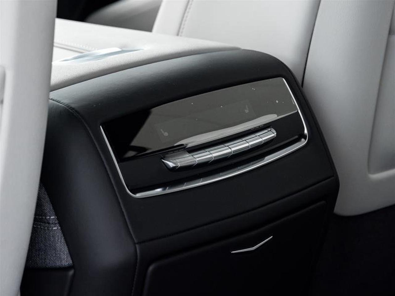 2026 Cadillac Escalade Platinum Sport Photo