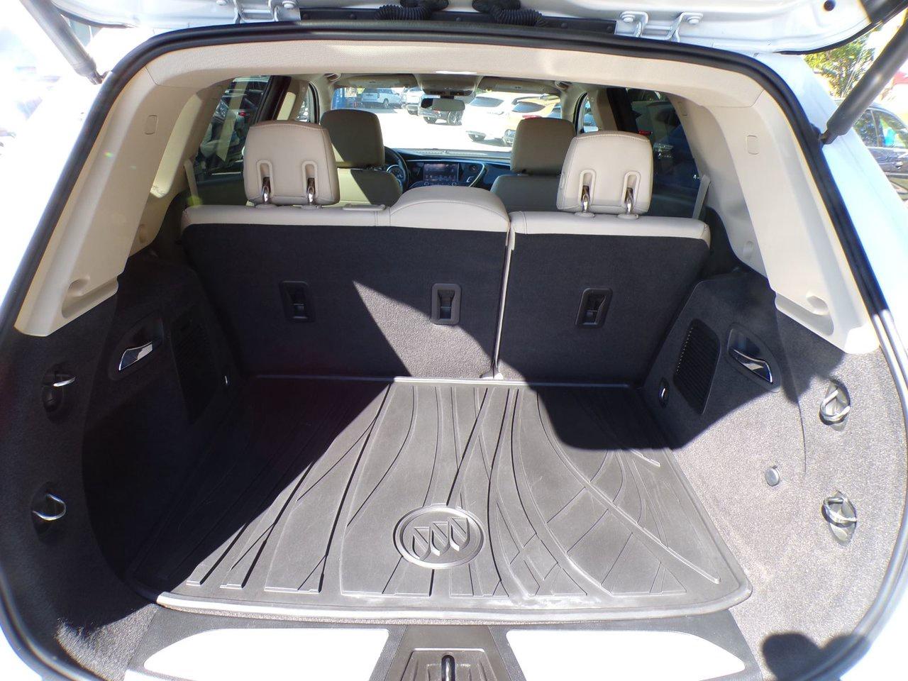 2017 Buick Envision Essence Photo