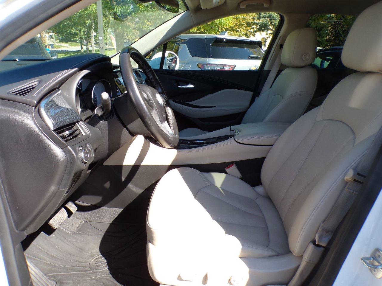 2017 Buick Envision Essence Photo