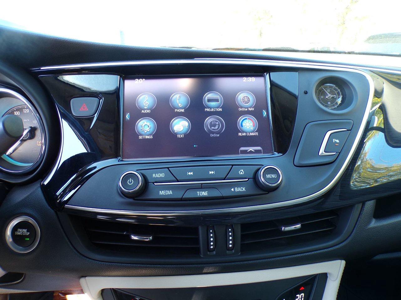 2017 Buick Envision Essence Photo
