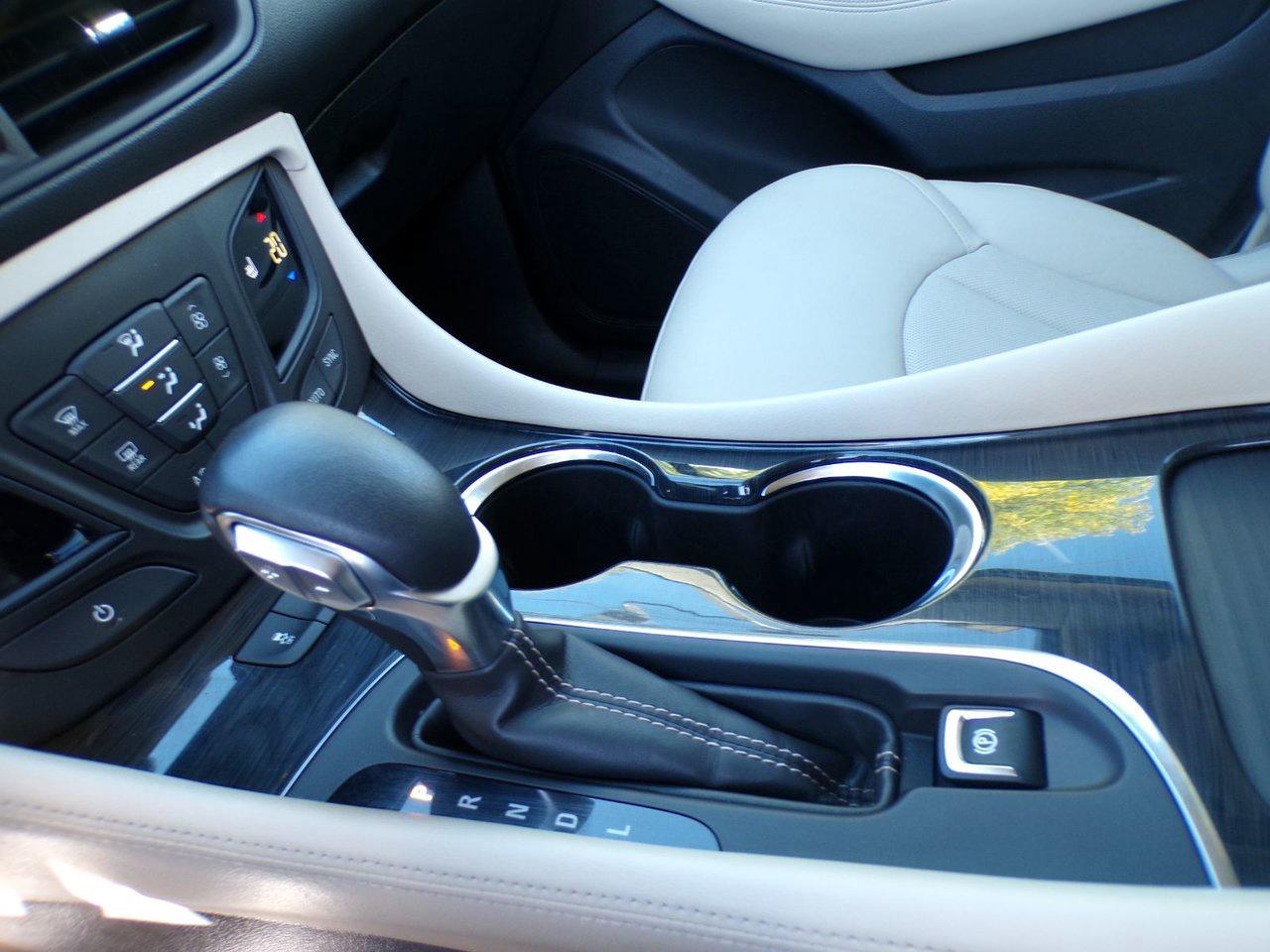 2017 Buick Envision Essence Photo