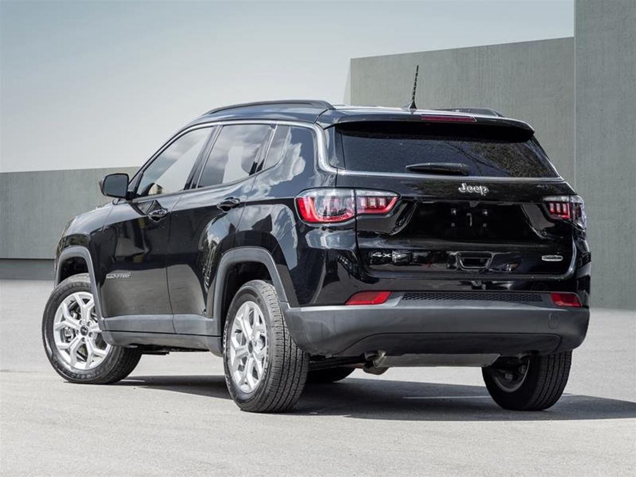 2025 Jeep Compass NORTH 4X4 Photo4