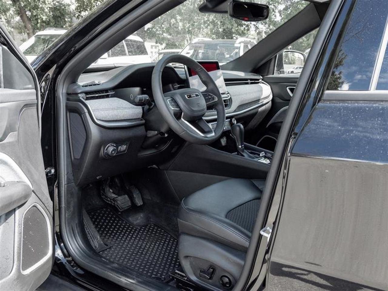 2025 Jeep Compass NORTH 4X4 Photo