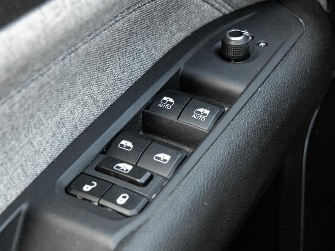 2025 Jeep Compass NORTH 4X4 Photo