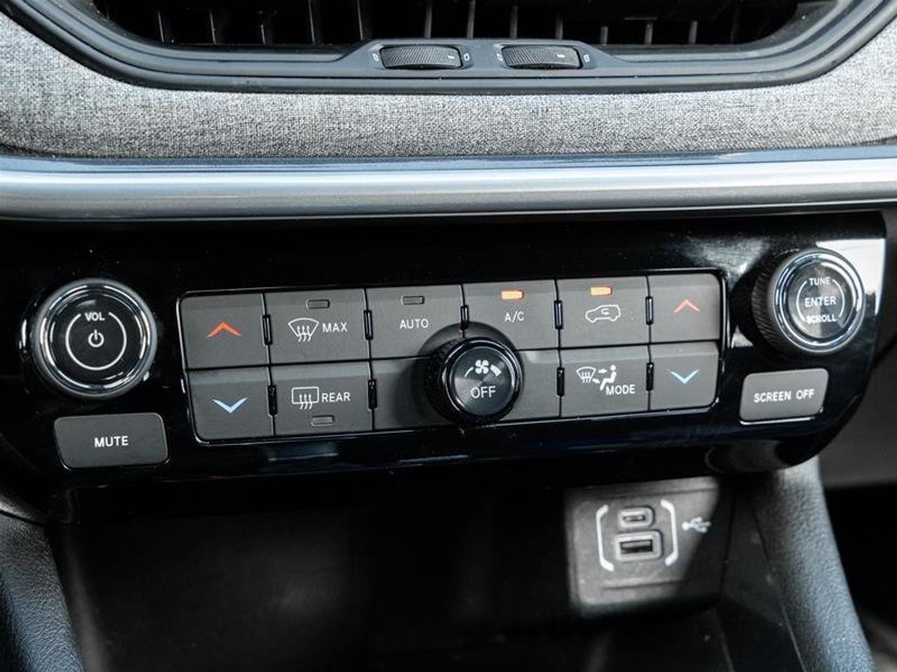 2025 Jeep Compass NORTH 4X4 Photo