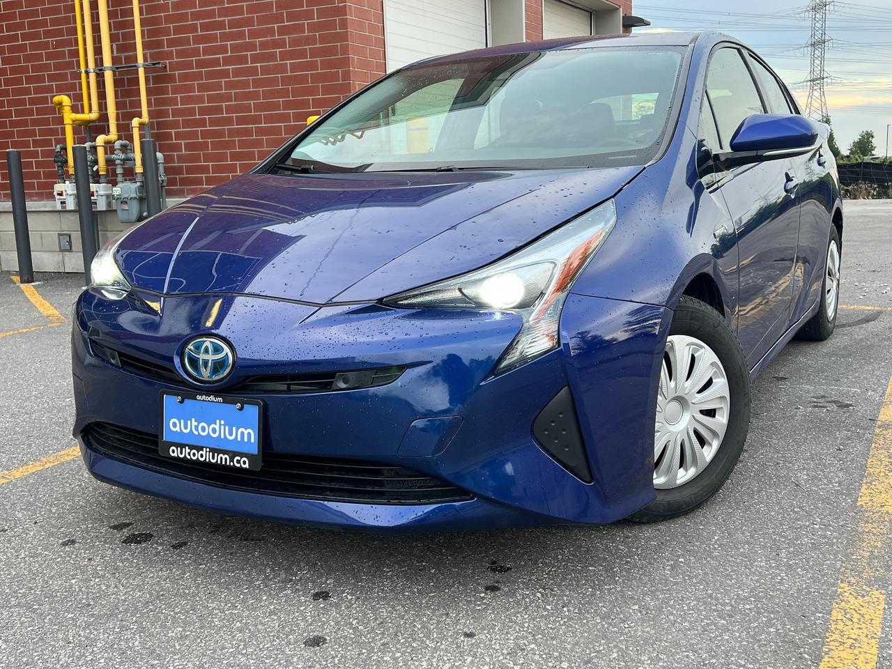  2017 Toyota Prius Two Eco FWD   