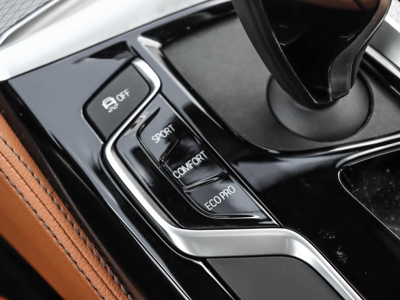 2020 BMW 5 Series 530i xDrive Sedan Photo