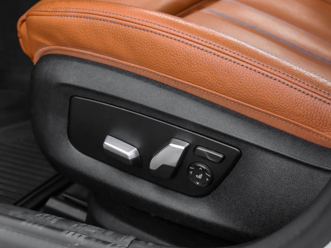 2020 BMW 5 Series 530i xDrive Sedan Photo