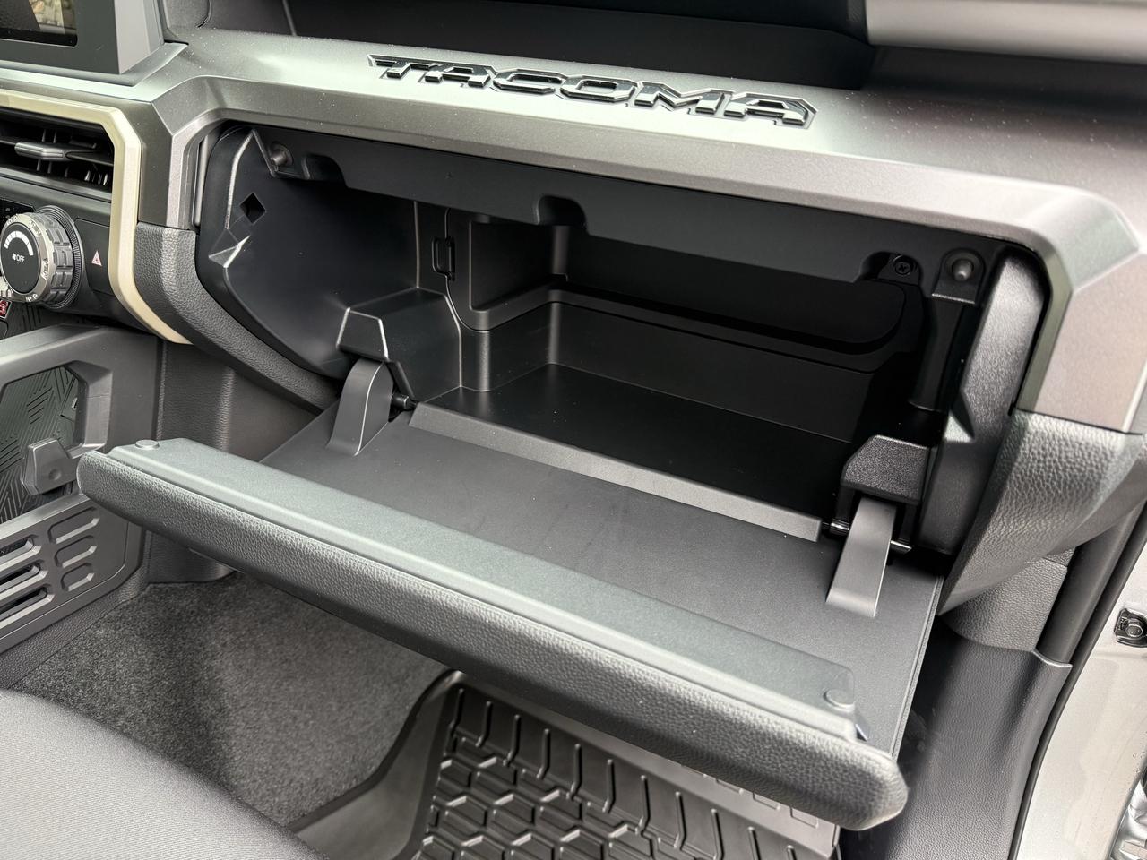 2026 Toyota Tacoma Double Cab AT TRD Sport + Photo
