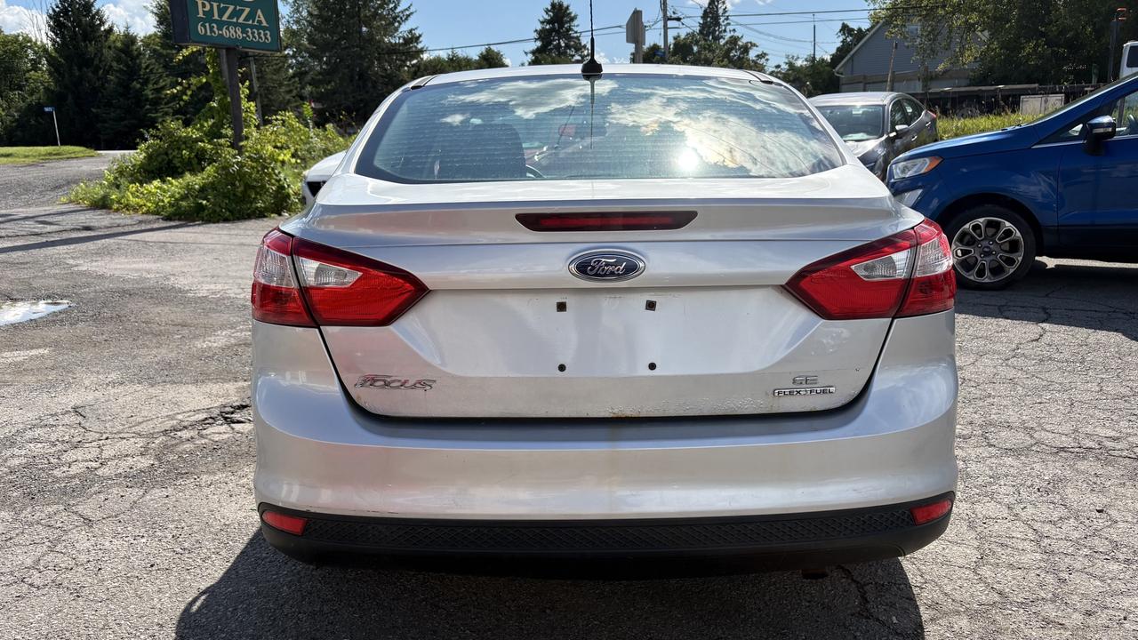 2013 Ford Focus SE Photo3