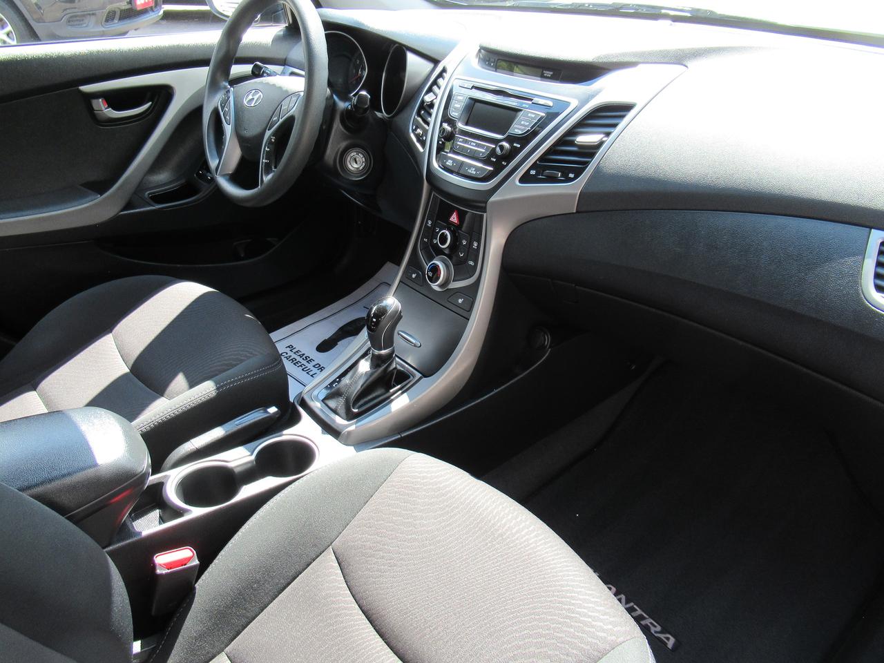 2016 Hyundai Elantra GL Photo4