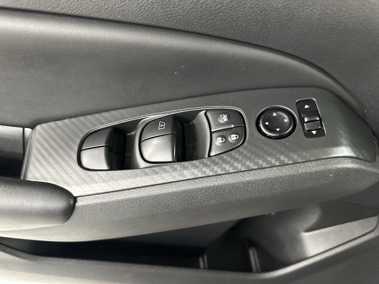 2021 Nissan Altima 2.5 SE Photo16