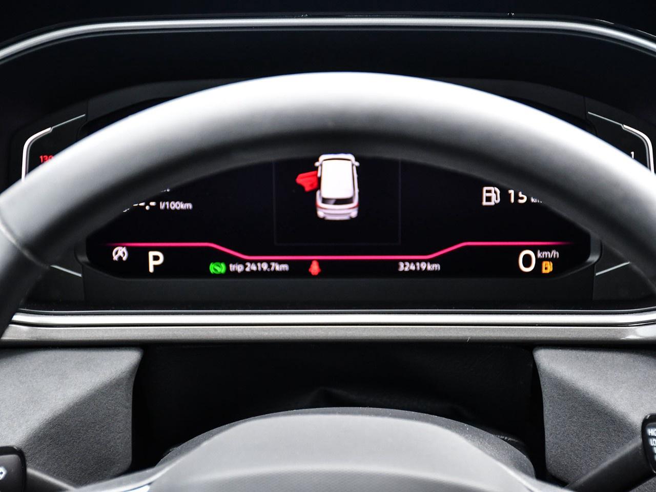 2026 Volkswagen Taos Comfortline Black Edition 4MOTION Photo
