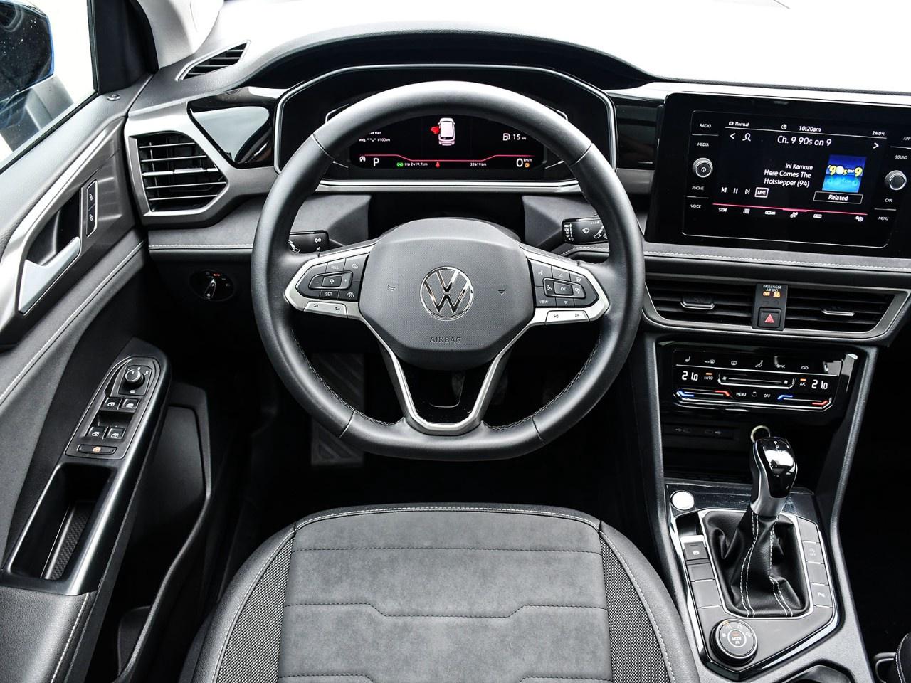2026 Volkswagen Taos Comfortline Black Edition 4MOTION Photo