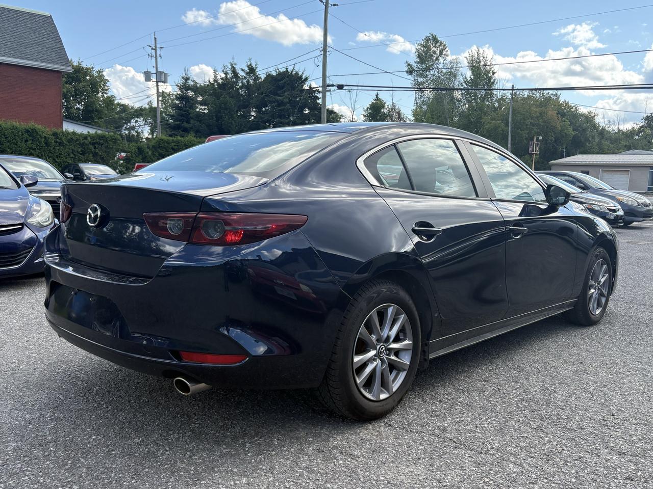 2021 Mazda MAZDA3 GX Photo2