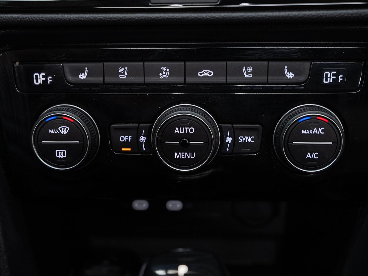 2022 Volkswagen Taos HIGHLINE AWD | Nav | Leather | Panoroof | CarPlay