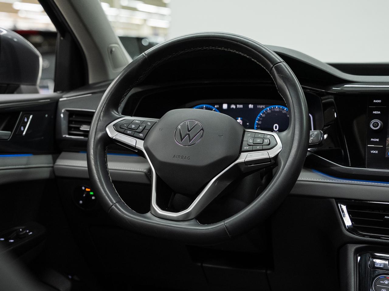 2022 Volkswagen Taos HIGHLINE AWD | Nav | Leather | Panoroof | CarPlay
