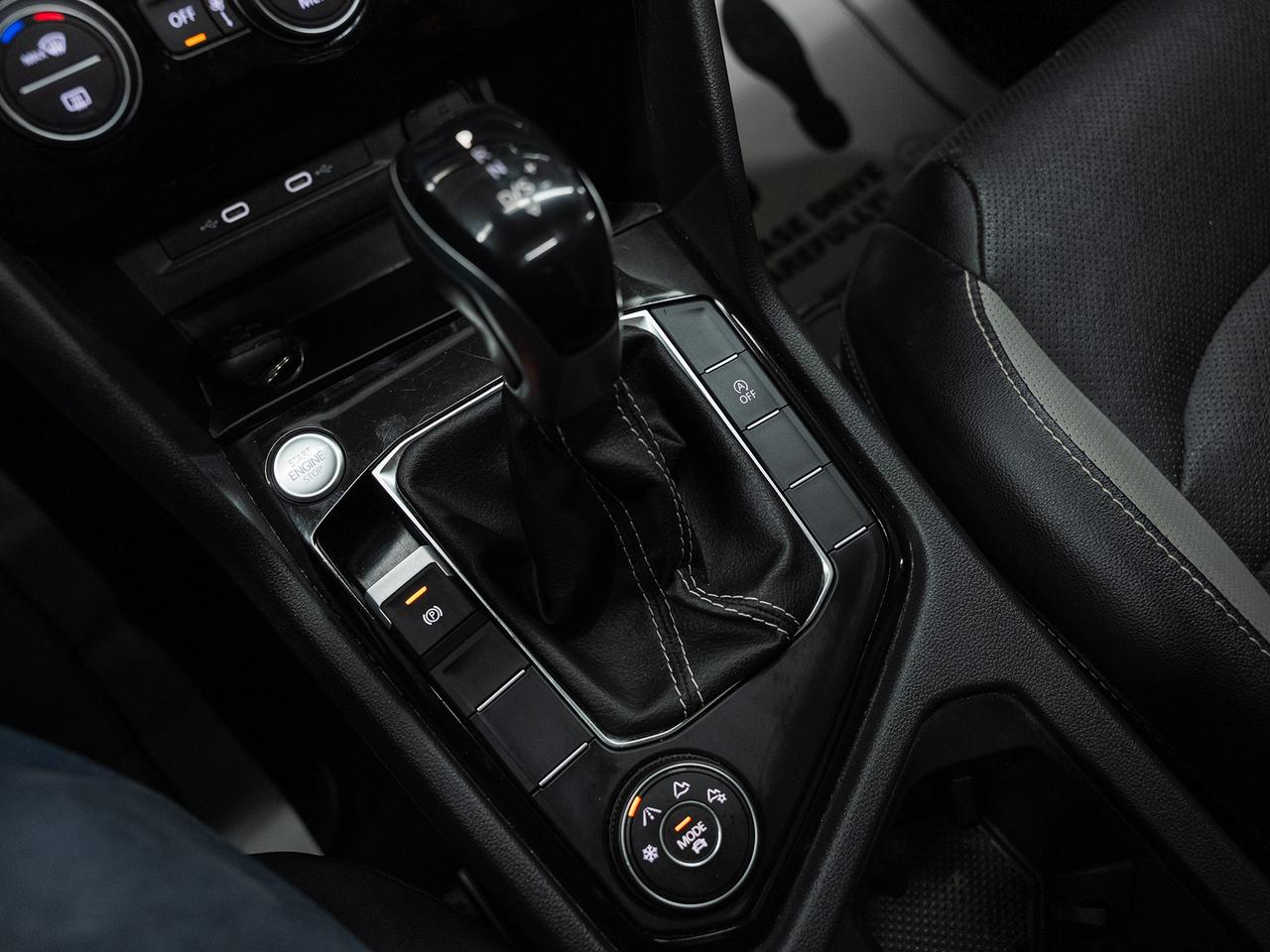 2022 Volkswagen Taos HIGHLINE AWD | Nav | Leather | Panoroof | CarPlay