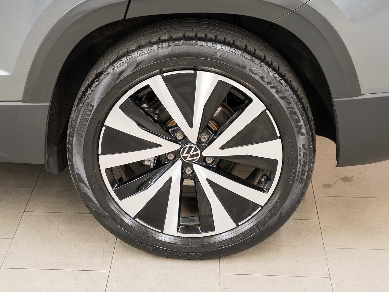 2022 Volkswagen Taos HIGHLINE AWD | Nav | Leather | Panoroof | CarPlay
