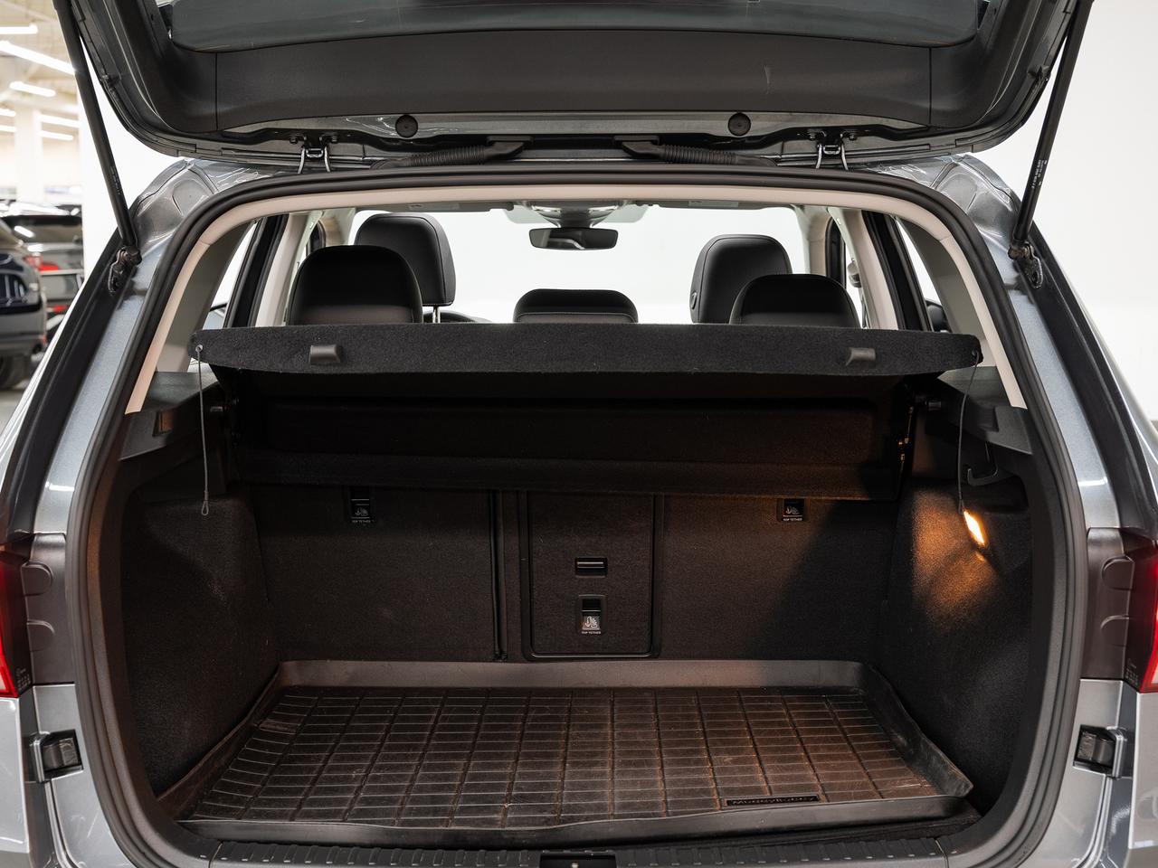 2022 Volkswagen Taos HIGHLINE AWD | Nav | Leather | Panoroof | CarPlay Photo