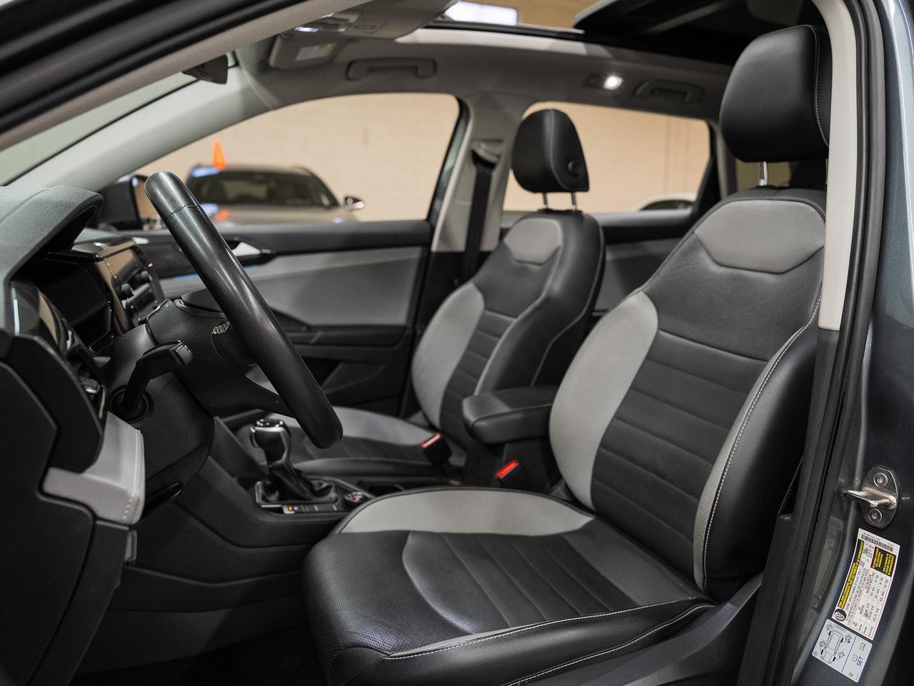 2022 Volkswagen Taos HIGHLINE AWD | Nav | Leather | Panoroof | CarPlay