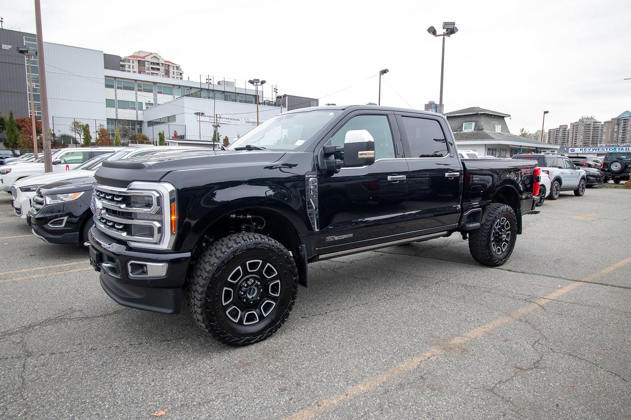 2023 Ford F-350 Platinum 4WD Crew Cab 6.75' Box Photo1