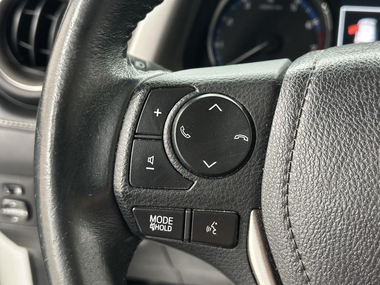 2016 Toyota RAV4 FWD 4dr XLE Photo37