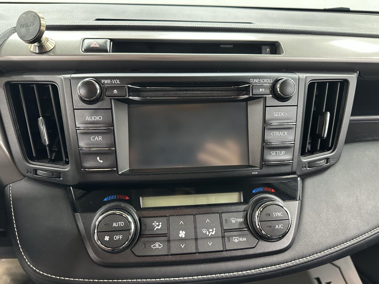2016 Toyota RAV4 FWD 4dr XLE Photo34