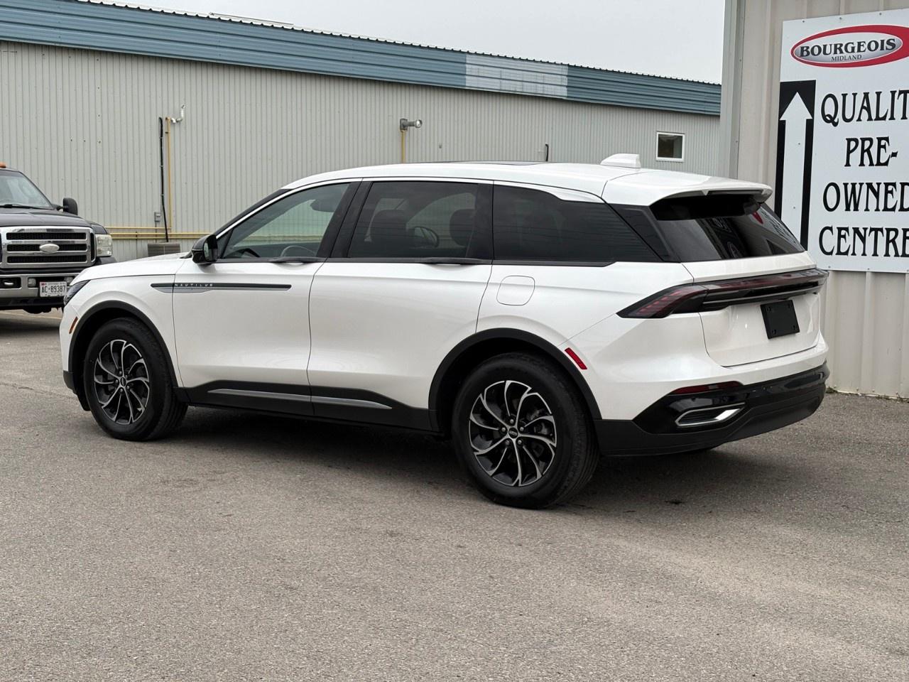 2025 Lincoln Nautilus Premiere AWD Photo