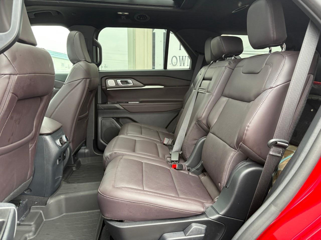 2026 Ford Explorer Platinum 4WD Photo