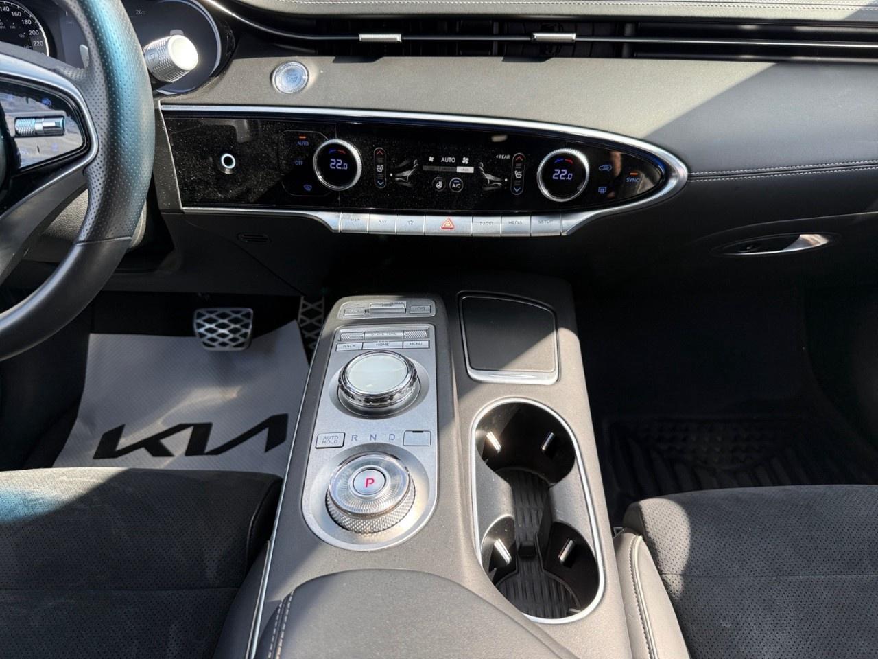 2022 Genesis GV70 2.5T Prestige AWD [V71SAA25KX63] Photo