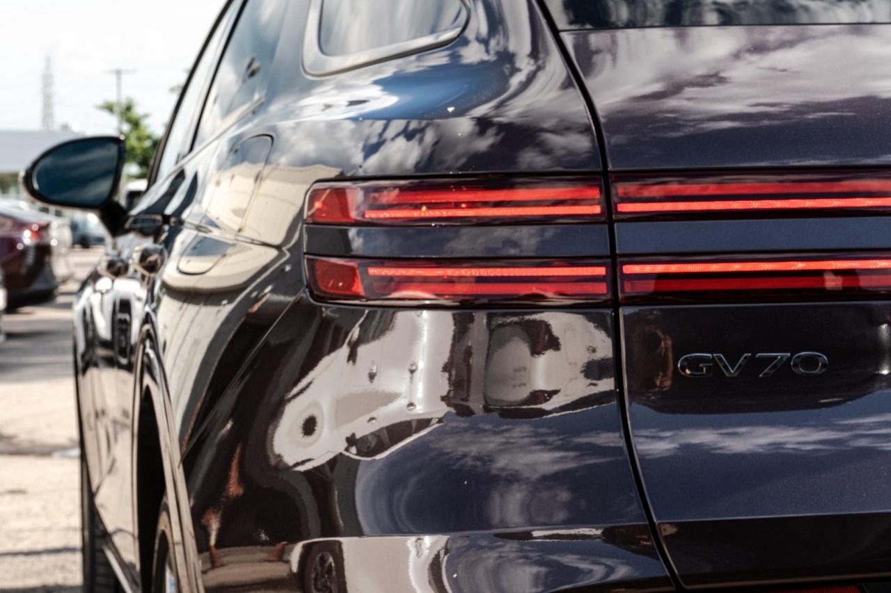 2022 Genesis GV70 2.5T Prestige AWD [V71SAA25KX63] Photo