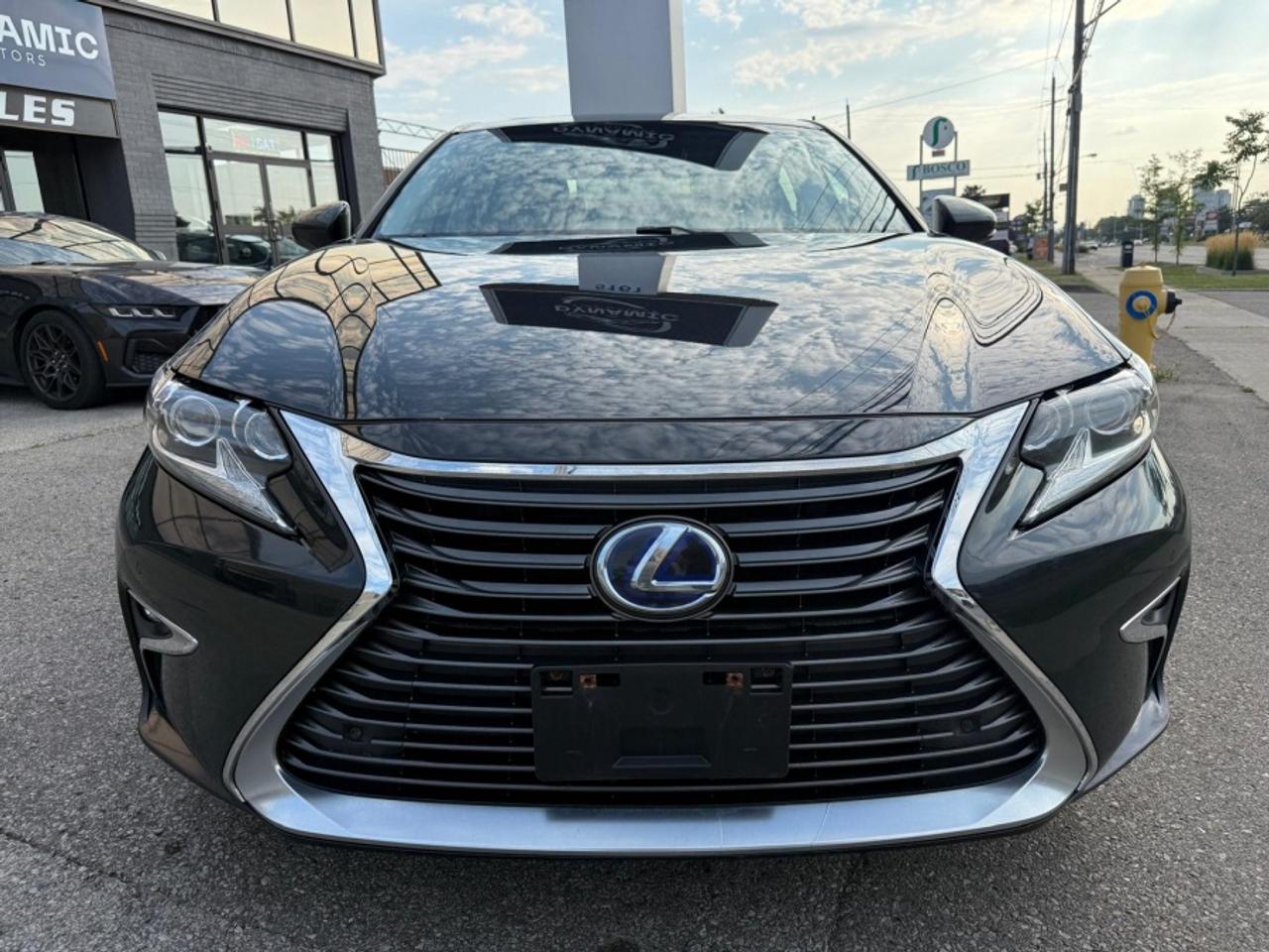 2016 Lexus ES 300 h TOURING PCKG /NAVI /REAR CAM/ SUNROOF /LEATHER - Photo #2