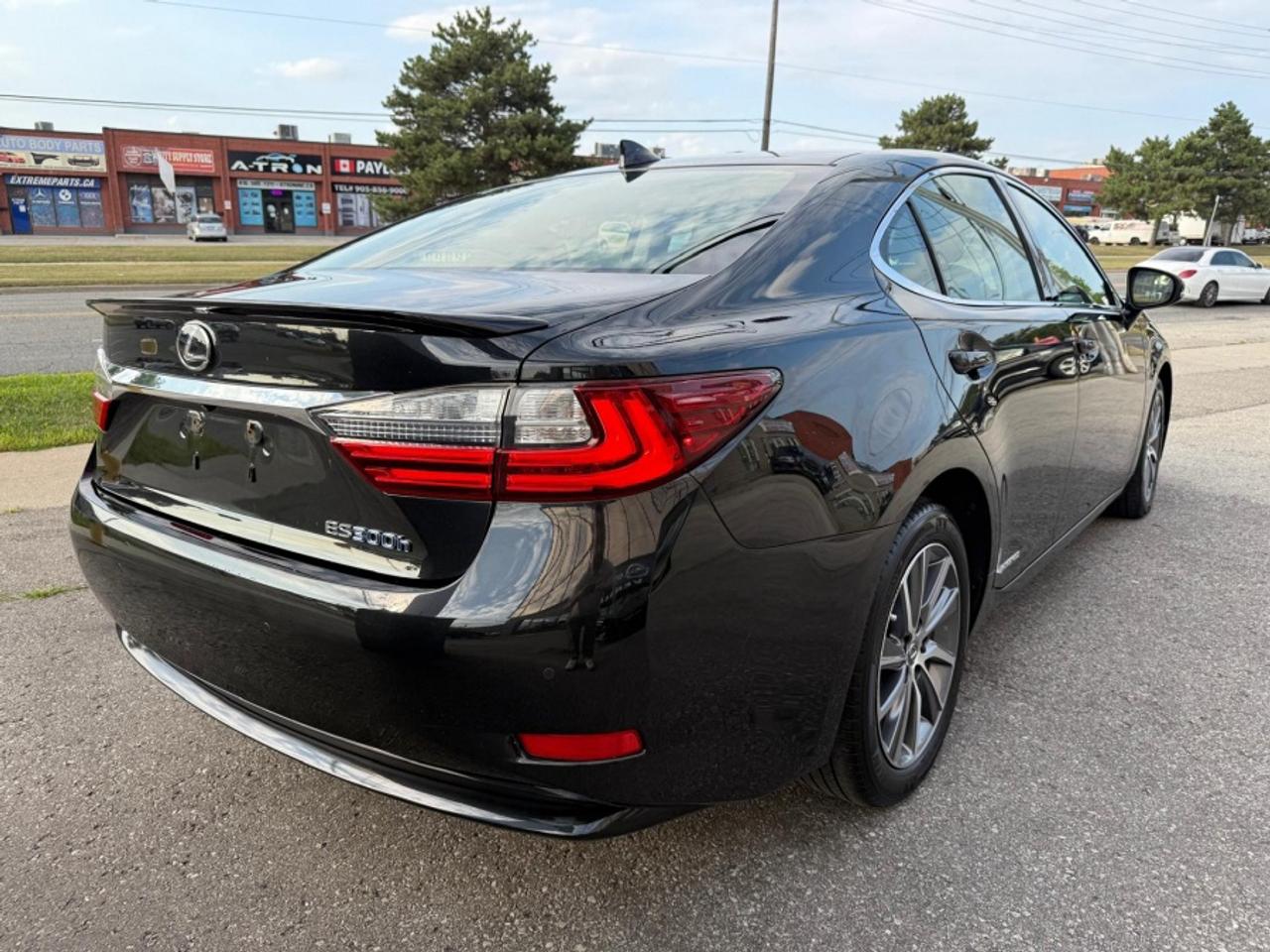 2016 Lexus ES 300 h TOURING PCKG /NAVI /REAR CAM/ SUNROOF /LEATHER Photo