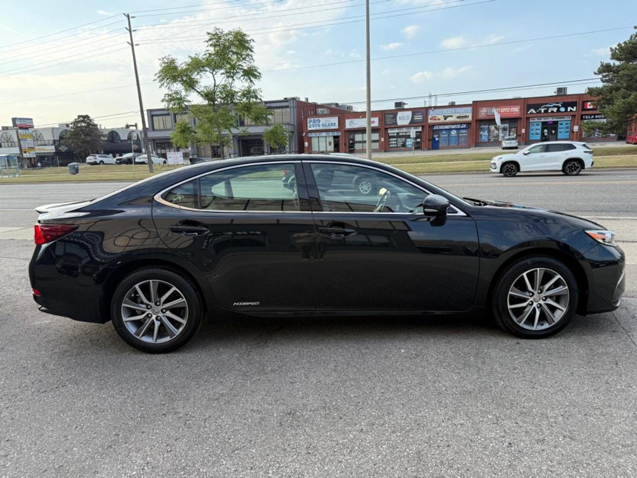 2016 Lexus ES 300 h TOURING PCKG /NAVI /REAR CAM/ SUNROOF /LEATHER Photo