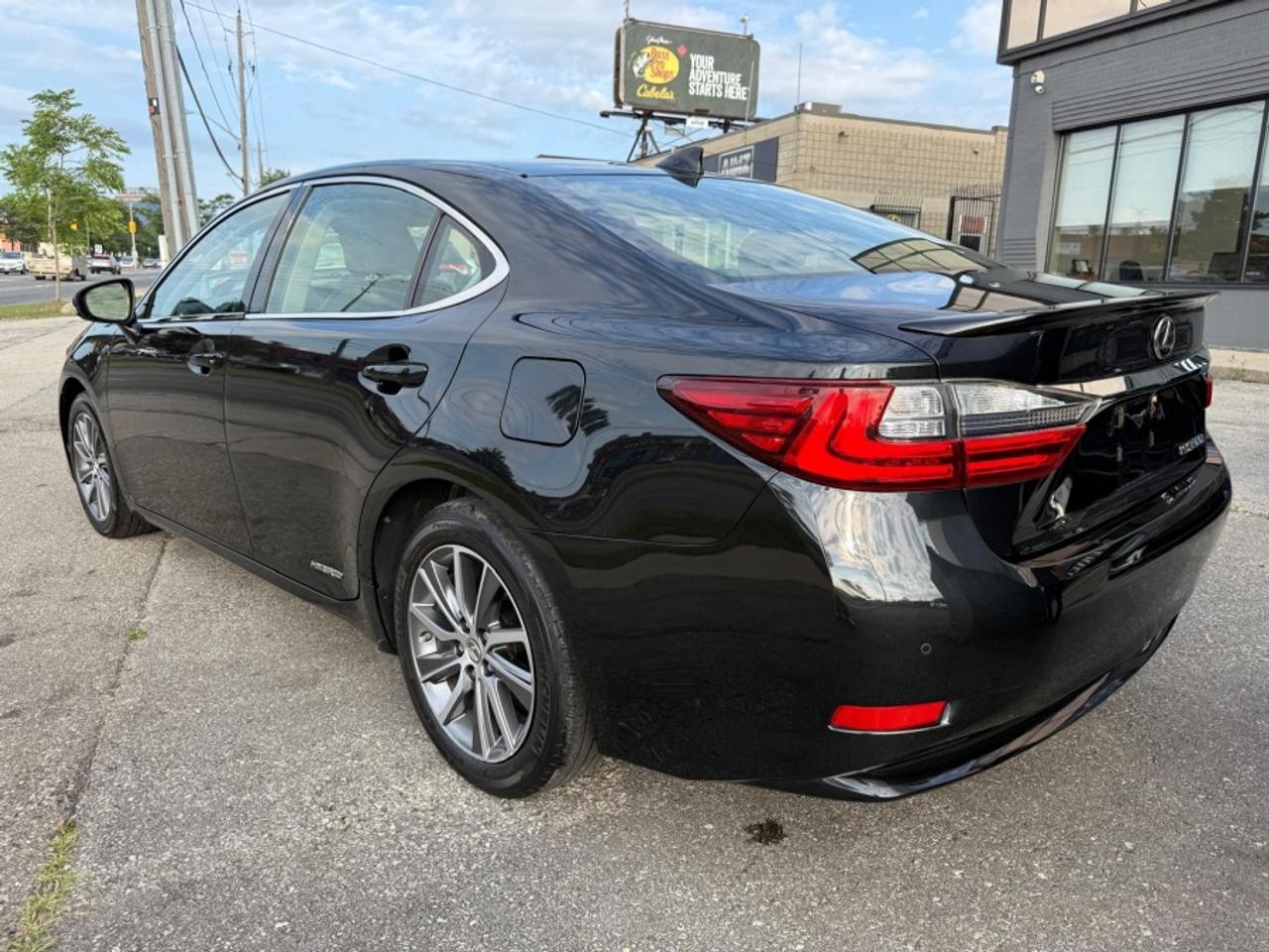 2016 Lexus ES 300 h TOURING PCKG /NAVI /REAR CAM/ SUNROOF /LEATHER - Photo #9