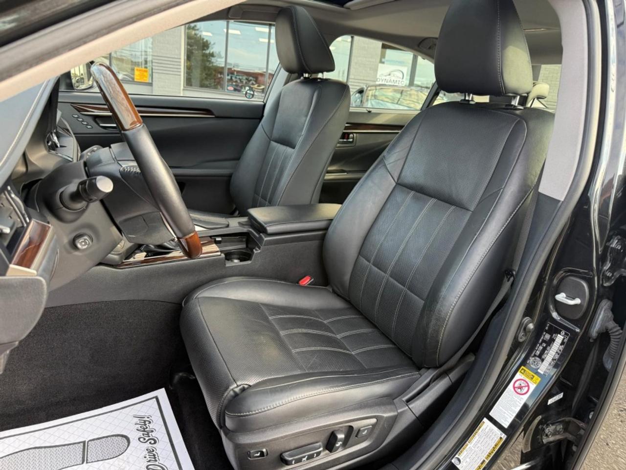 2016 Lexus ES 300 h TOURING PCKG /NAVI /REAR CAM/ SUNROOF /LEATHER Photo