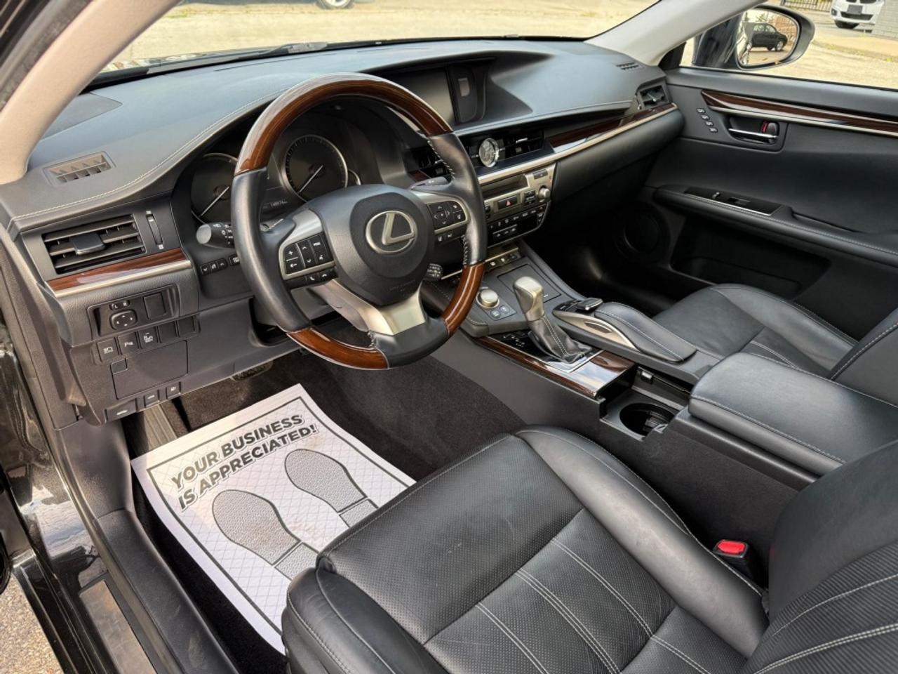 2016 Lexus ES 300 h TOURING PCKG /NAVI /REAR CAM/ SUNROOF /LEATHER Photo