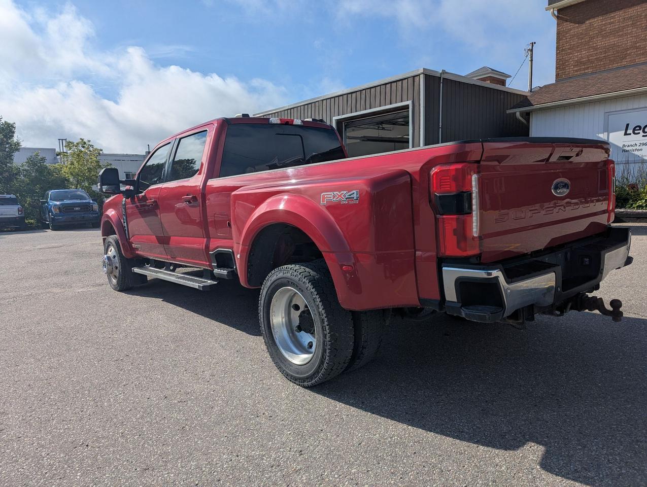 2024 Ford F-450 LARIAT 4WD Crew Cab 8' Box Photo3