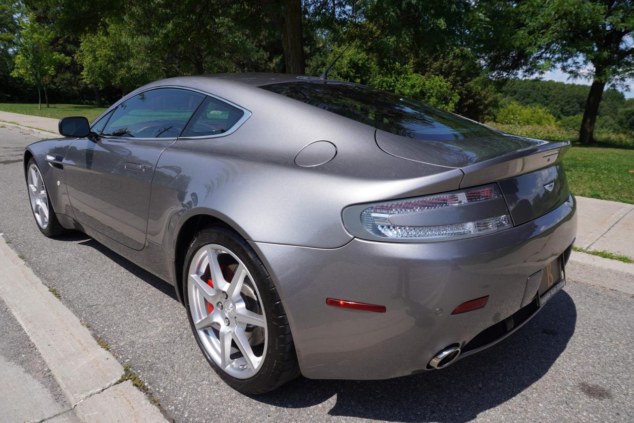 2007 Aston Martin Vantage 6 SPEED MANUAL /  STUNNING COMBO / DRIVERS CAR / V8 VANTAGE Photo