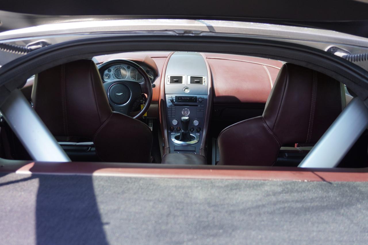 2007 Aston Martin Vantage 6 SPEED MANUAL /  STUNNING COMBO / DRIVERS CAR / V8 VANTAGE Photo