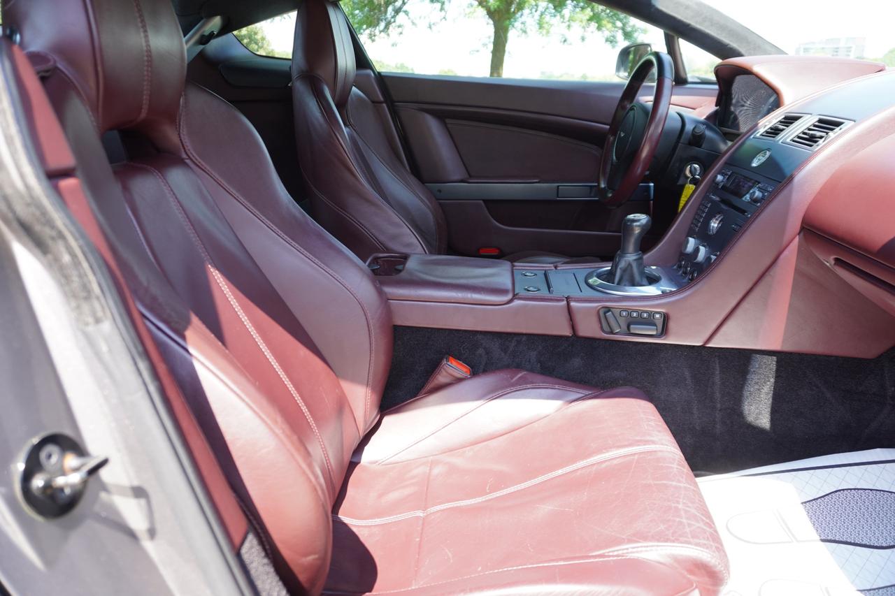 2007 Aston Martin Vantage 6 SPEED MANUAL /  STUNNING COMBO / DRIVERS CAR / V8 VANTAGE Photo
