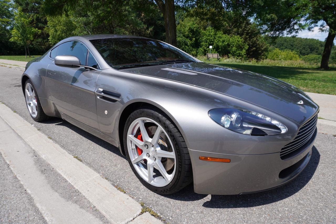 2007 Aston Martin Vantage 6 SPEED MANUAL /  STUNNING COMBO / DRIVERS CAR / V8 VANTAGE Photo
