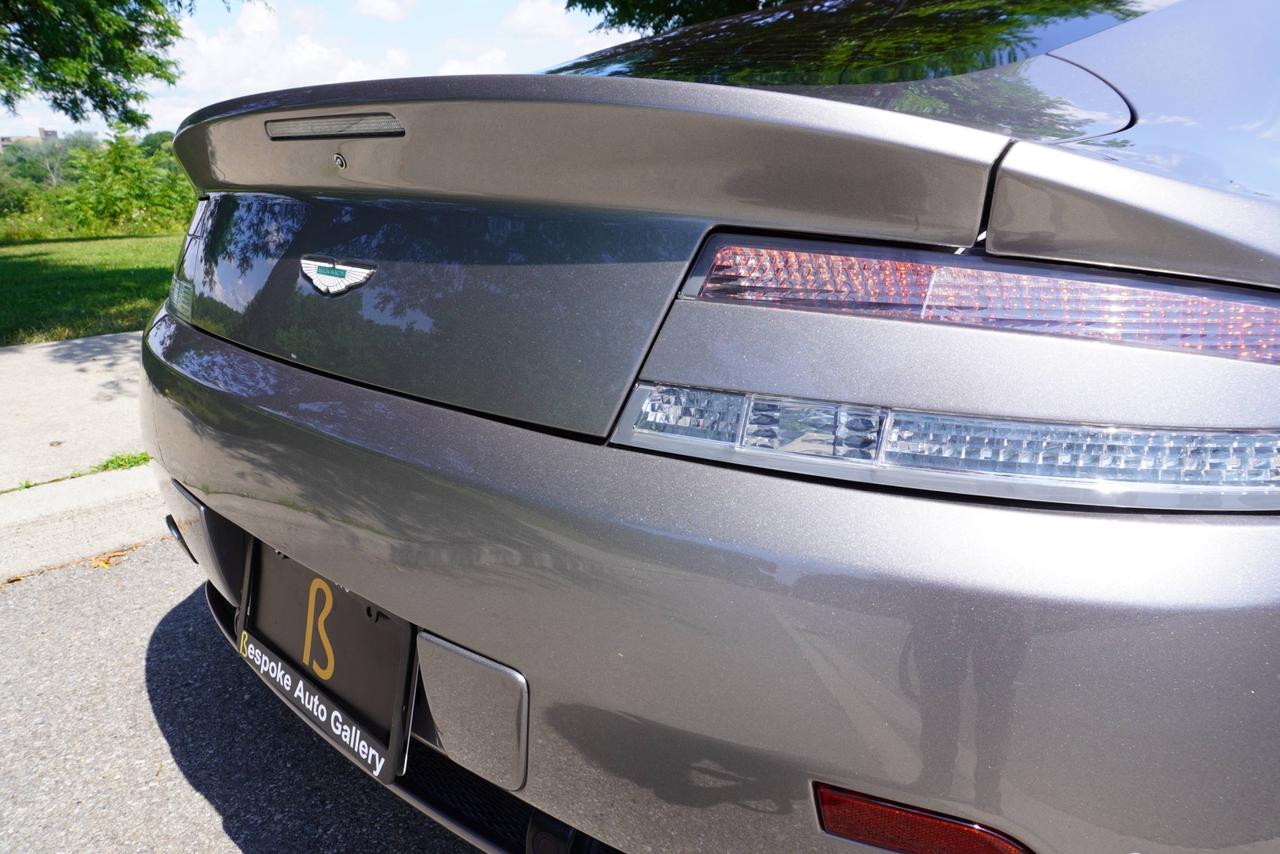 2007 Aston Martin Vantage 6 SPEED MANUAL /  STUNNING COMBO / DRIVERS CAR / V8 VANTAGE Photo