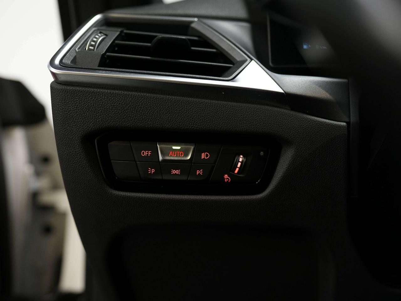 2024 BMW 4 Series XDRIVE | SUNROOF | RED LEATHER Photo