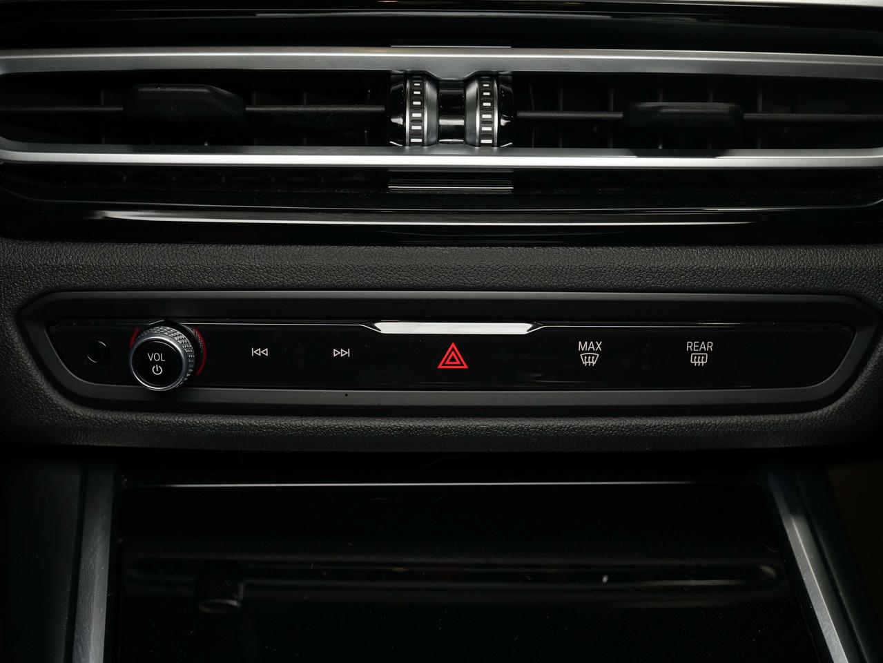 2024 BMW 4 Series XDRIVE | SUNROOF | RED LEATHER Photo