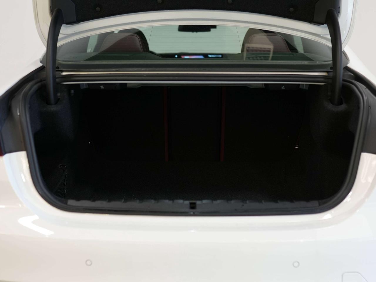 2024 BMW 4 Series XDRIVE | SUNROOF | RED LEATHER Photo