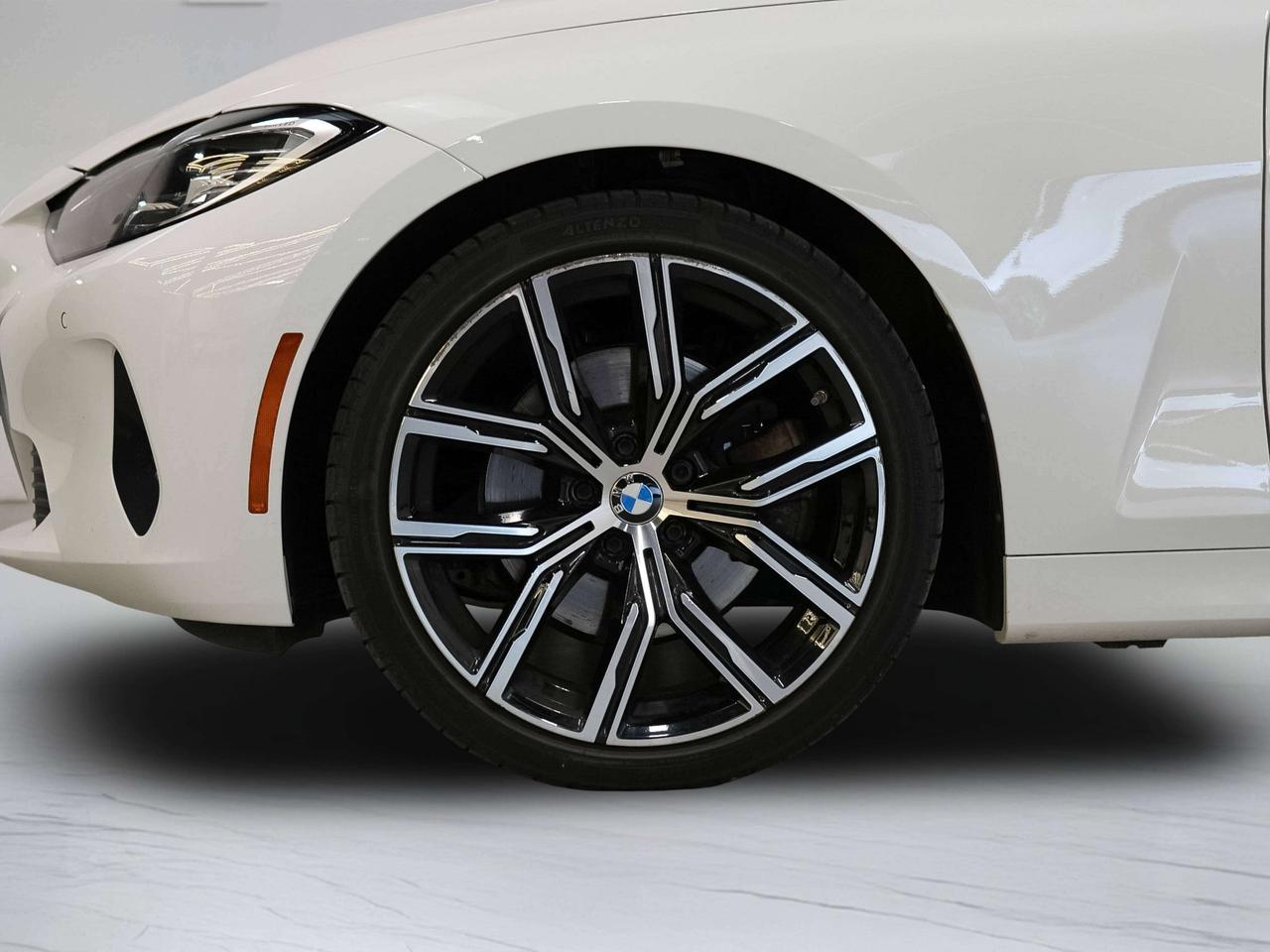 2024 BMW 4 Series XDRIVE | SUNROOF | RED LEATHER Photo