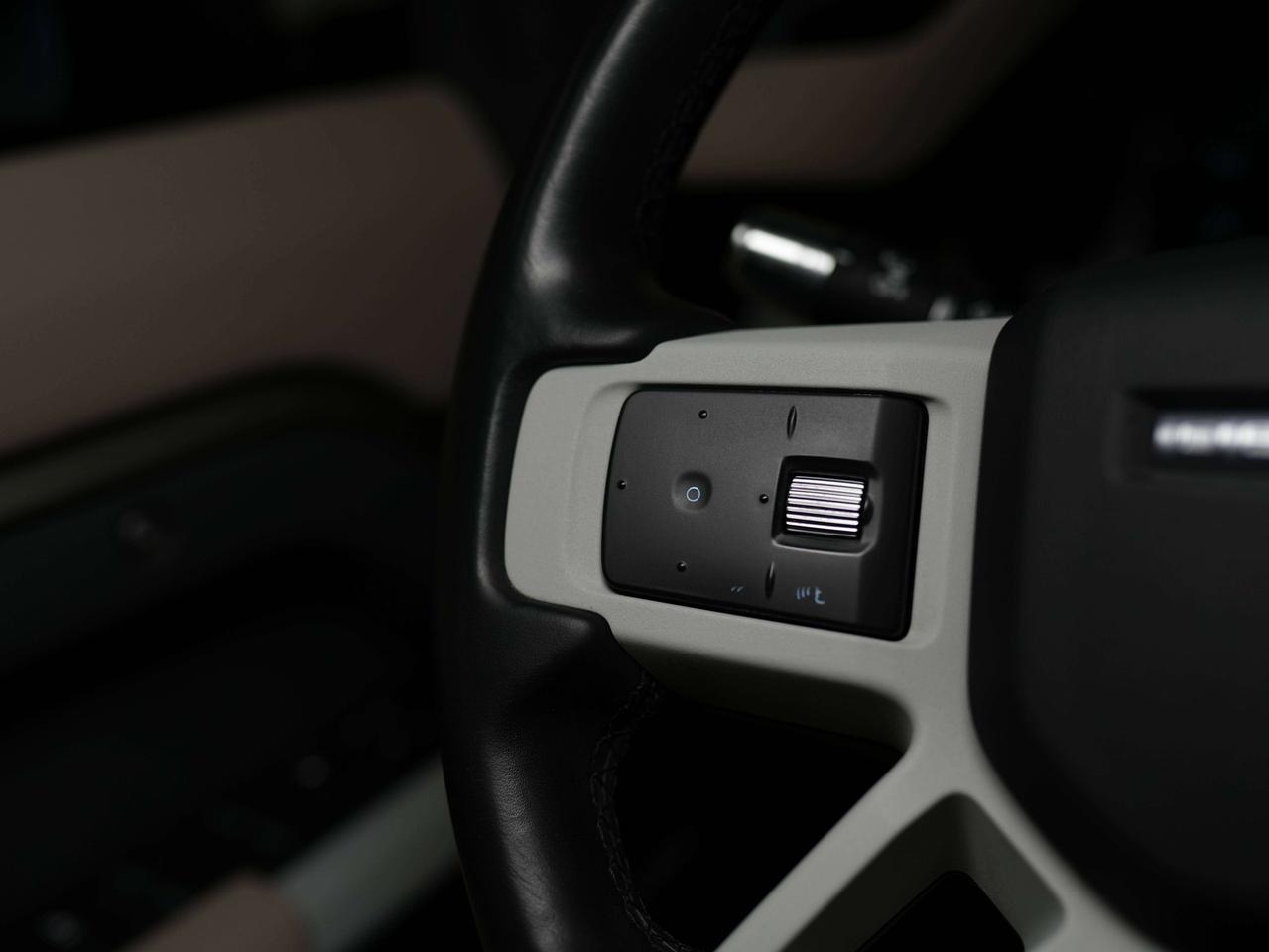 2020 Land Rover Defender SE | MERIDIAN | 22 IN Photo