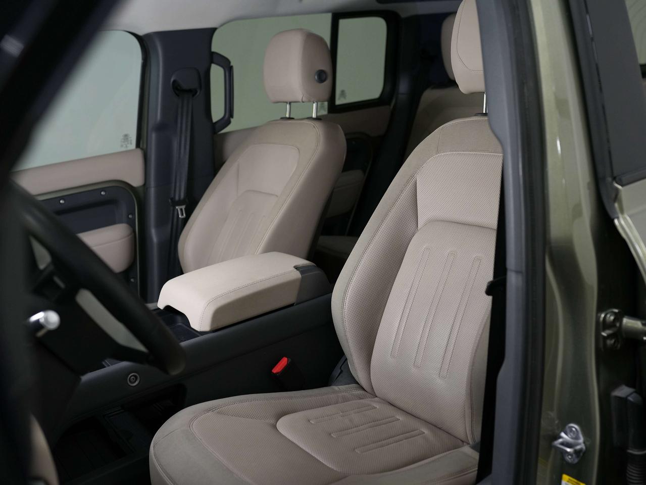 2020 Land Rover Defender SE | MERIDIAN | 22 IN Photo